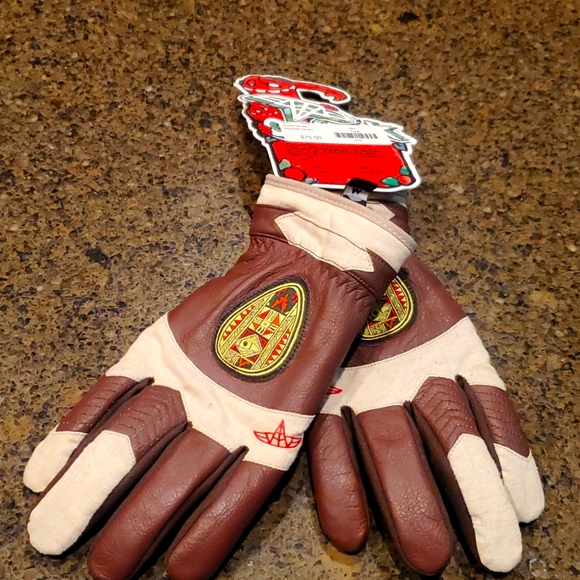 Celtek Winter Gloves - Picture 1 of 5